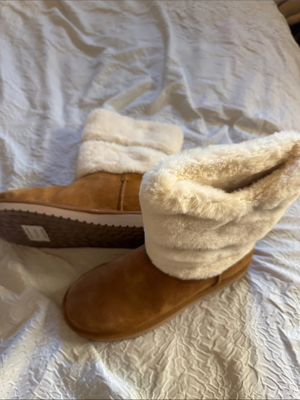 NWT Koolaburra Tan Boots with Cream Faux-Fur Cuff size 8